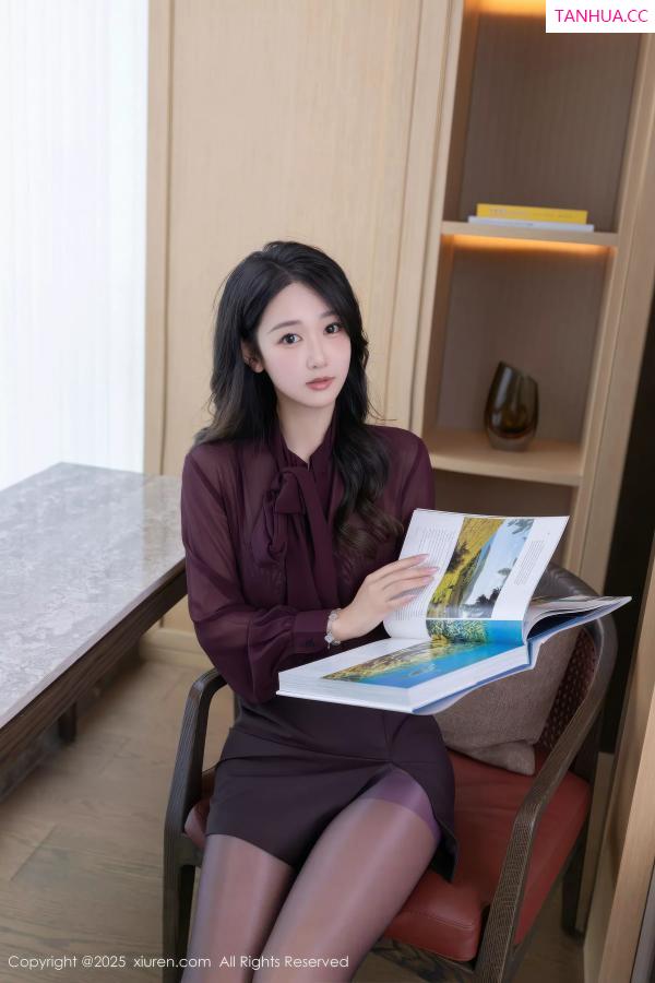 唐安琪  [XiuRen]高清写真图 2025.11.03 No.10941 唐安琪 性感OL服第7张图片